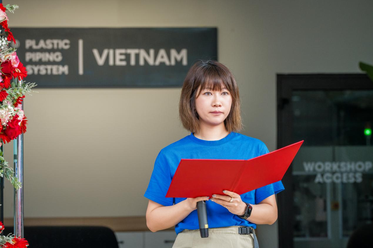 Zhang Hangyuan, General Manager of Zhejiang ERA, delivered a speech on behalf of ERA Group. Zhang Hangyuan, General Manager of Zhejiang ERA, delivered a speech on behalf of ERA Group.