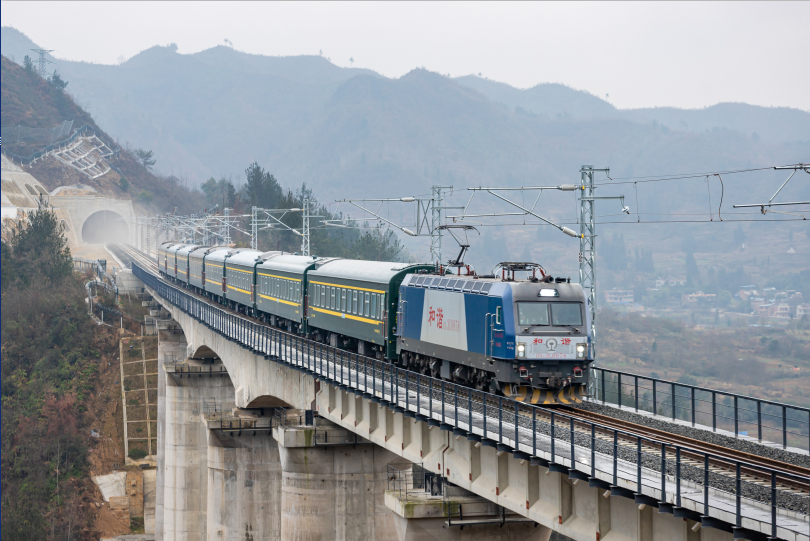 Huanglong East Station (4)